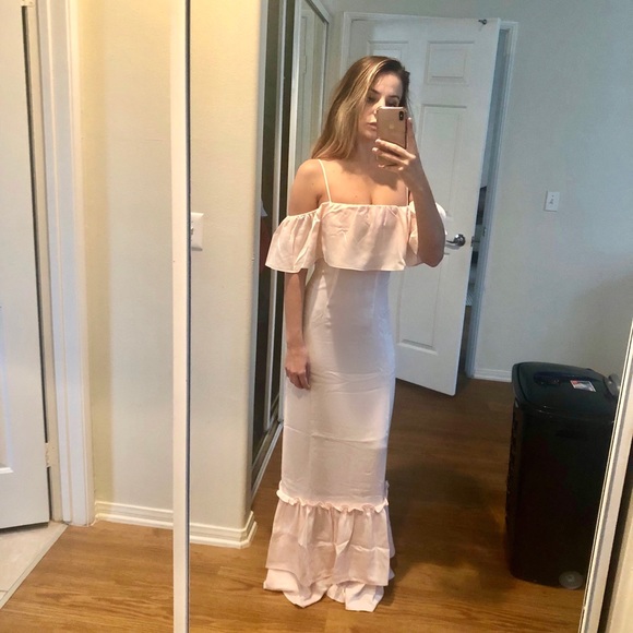 REVOLVE tiered ruffled gown NEW with tags - Picture 4 of 4